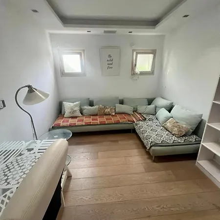 Bonita Con Piscina Villa